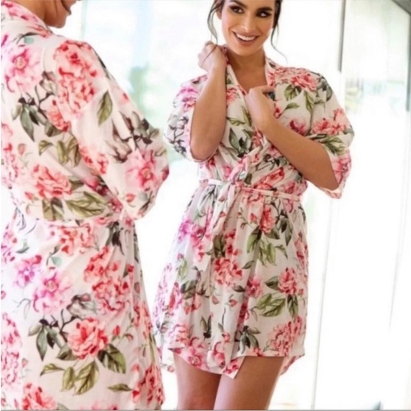2/$30 Show Me Your Mumu Robe Floral Garden One Size Pink White & Green Floral - Picture 1 of 15
